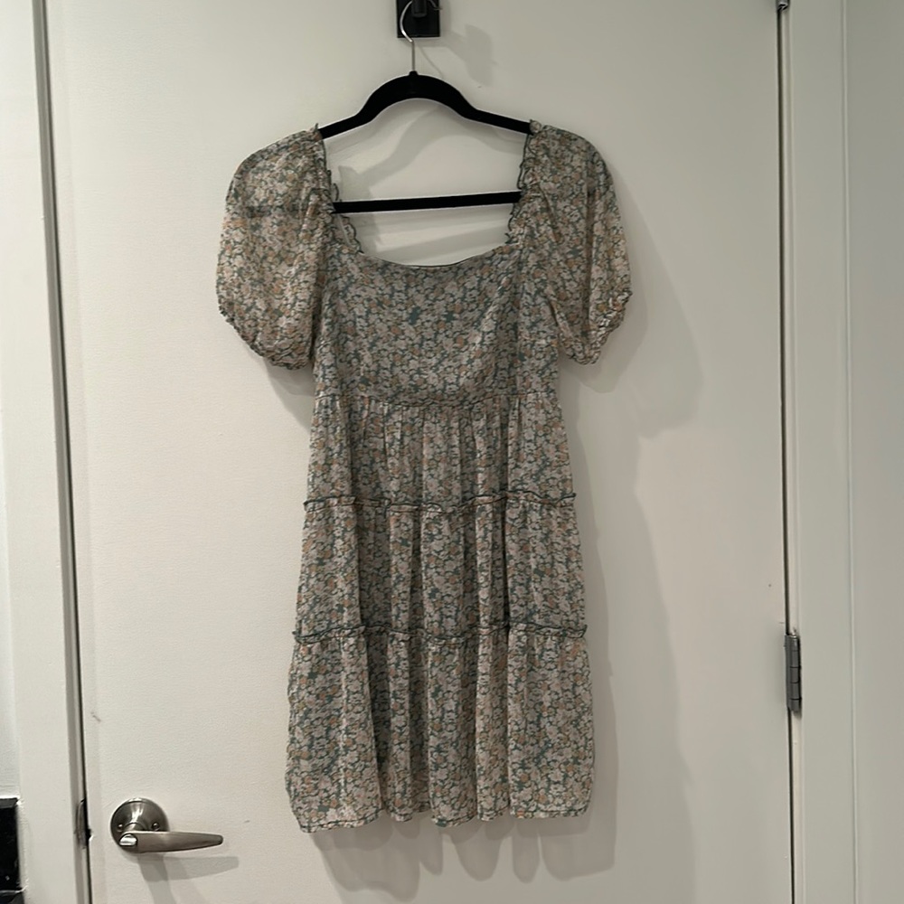 Puff sleeve floral mini dress!